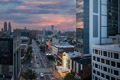 Renaissance New York Harlem Hotel, Bergen