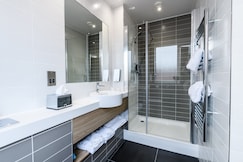 Holiday Inn Express Wigan, Warrington