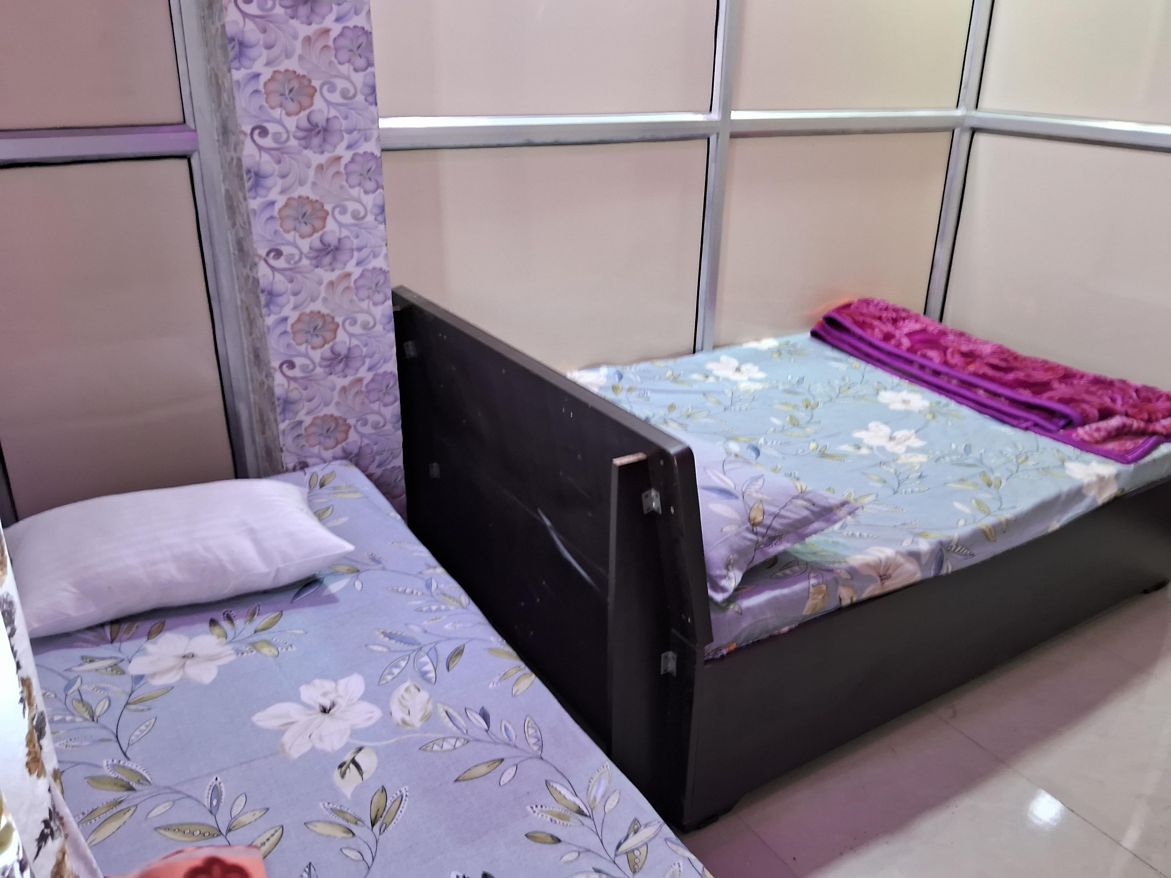 SHREE RADHEY DORMETRY AND ROOMS - Tap to explore photos