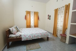 Cozy room in Sarnath with kitchen, Varanasi