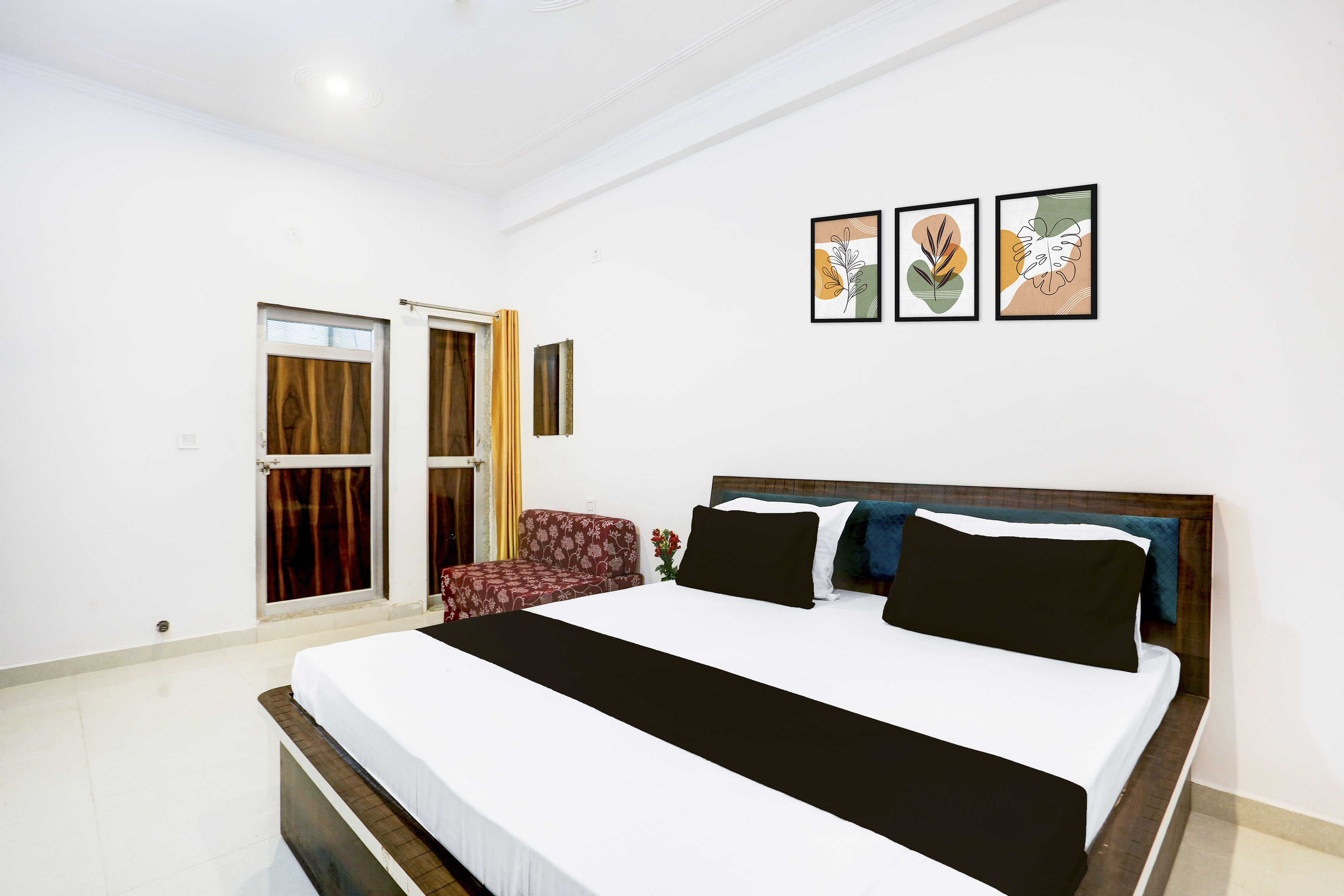 HOTEL O NANDI PALACE - Tap to explore photos