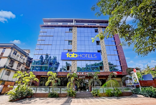 FabHotel Prime SN Blue - 10 min Drive from Deltin Royale