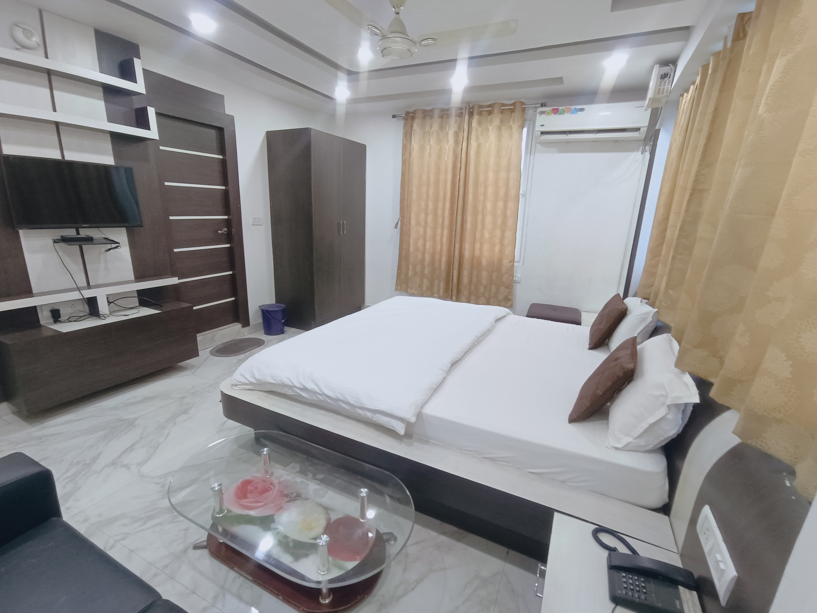 Hotel Maa Jagadamba Palace - Tap to explore photos