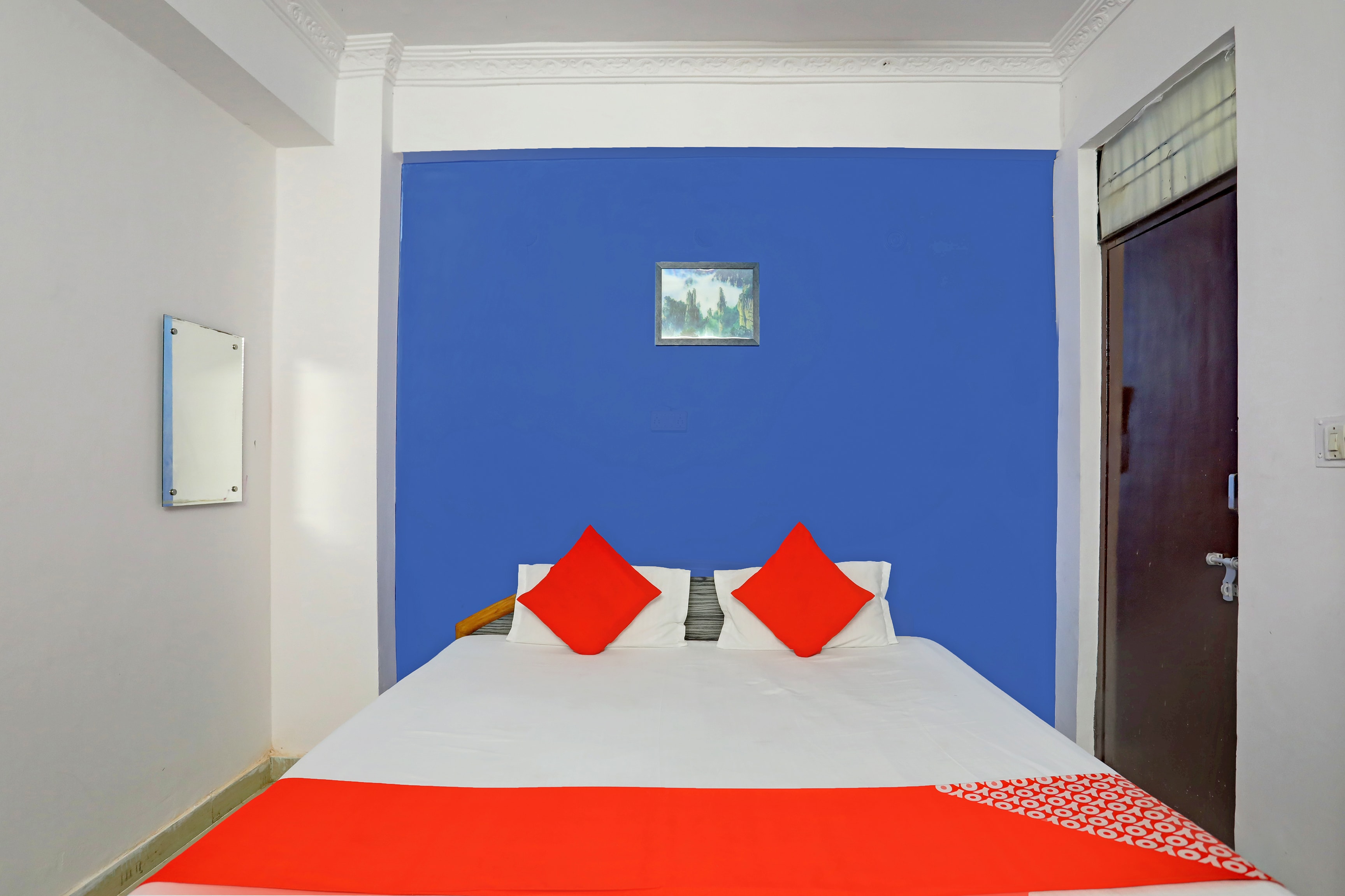 Super Hotel APM Palace - Tap to explore photos