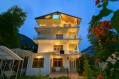 Beholden Stay and Cafe - A Luxury Boutique Hotel in Manali, Manali