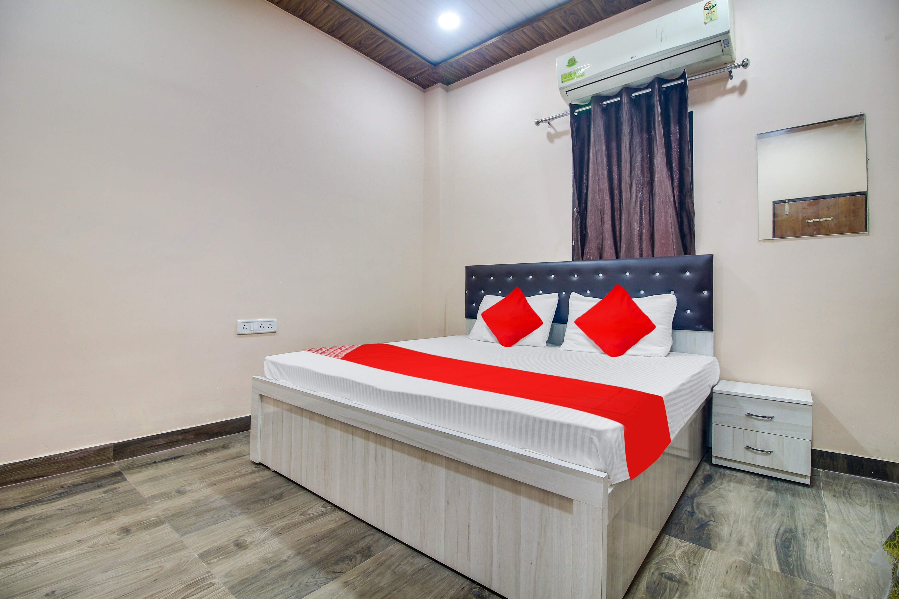 Hotel O Goyal Inn - Tap to explore photos