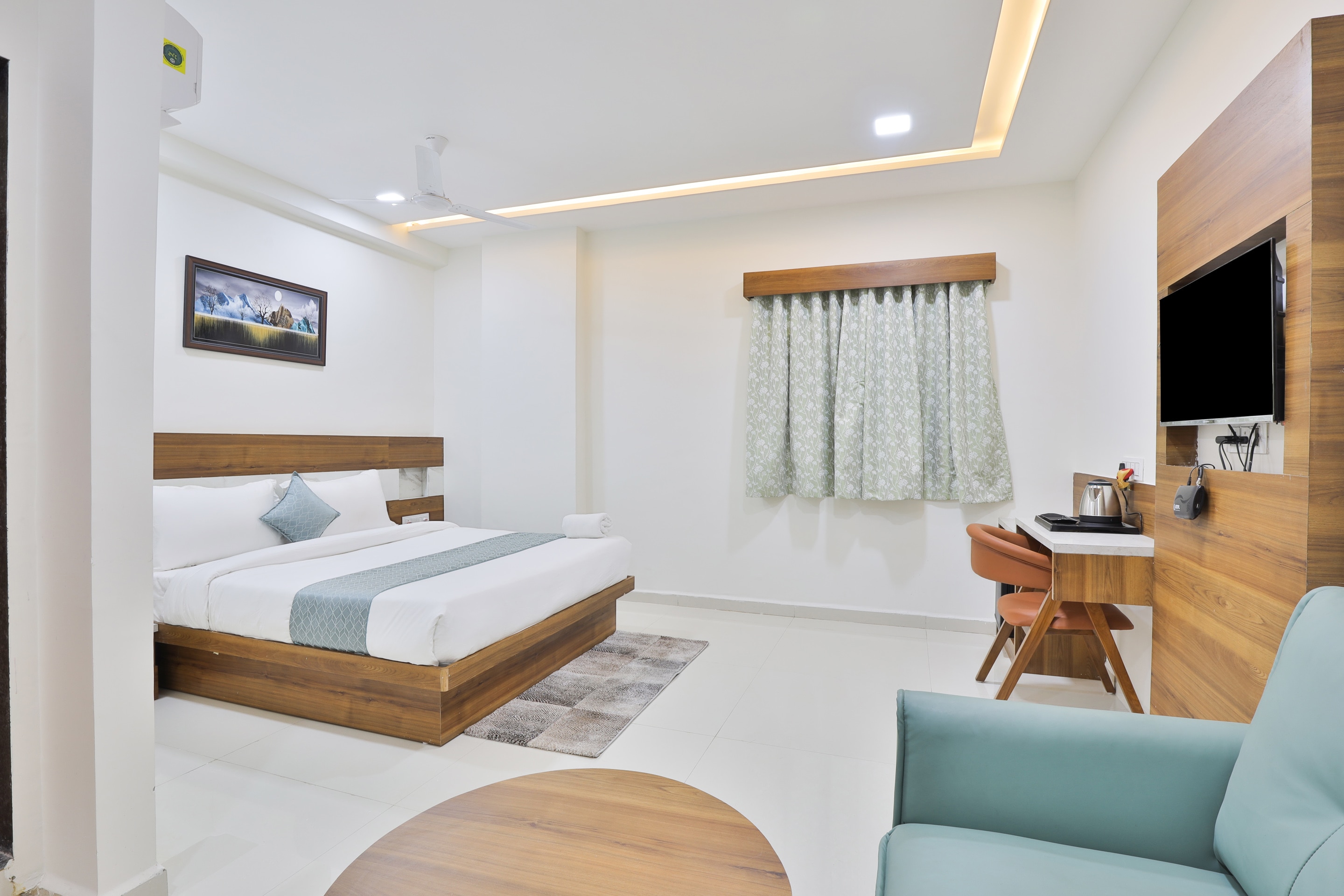 Hotel SR Radhey KIM - Tap to explore photos