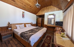 Chalet Room 1 (101)