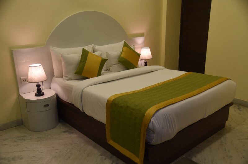 Hotel Swan Suites Near Delhi Airport - Tap to explore photos