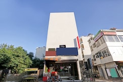 Hotel O Star Key Sliver crest hospital, Gurgaon