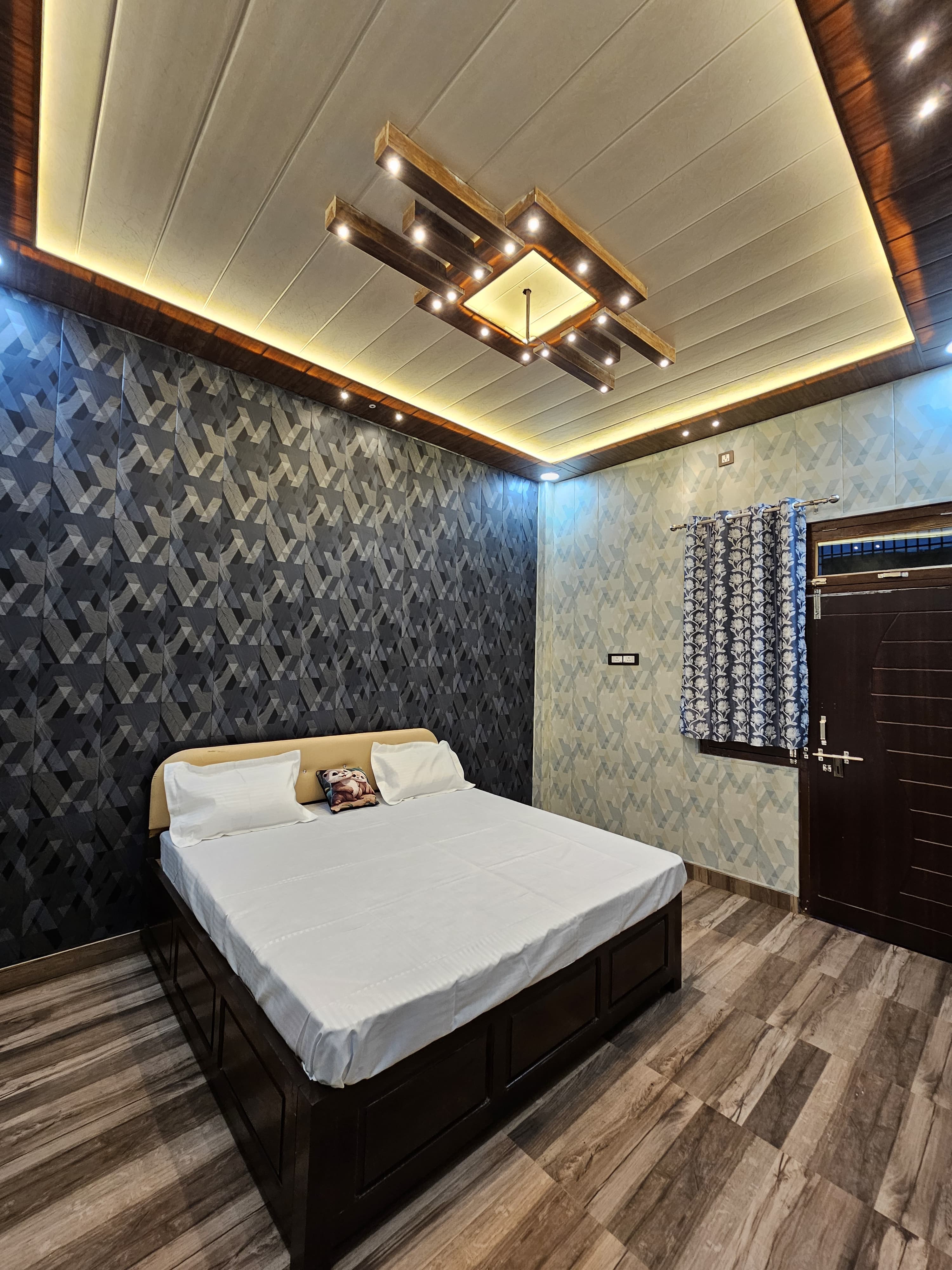 VINAYAK GUEST HOUSE - Tap to explore photos