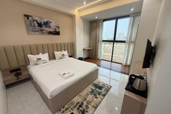 TTURA Kitchen Bar Rooftop & Rooms, Pune