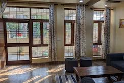Excellent Home Away from Home-Noida/Delhi-India, Noida