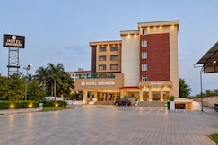 Hotel Shemron by Golden Key, Neemrana, Premium Stay Near Industrial Hub, Mandawar