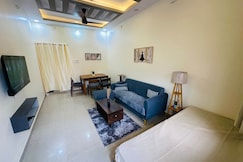 Anvishka Abode Private Fully Equipped 2BHK Home, Ujjain
