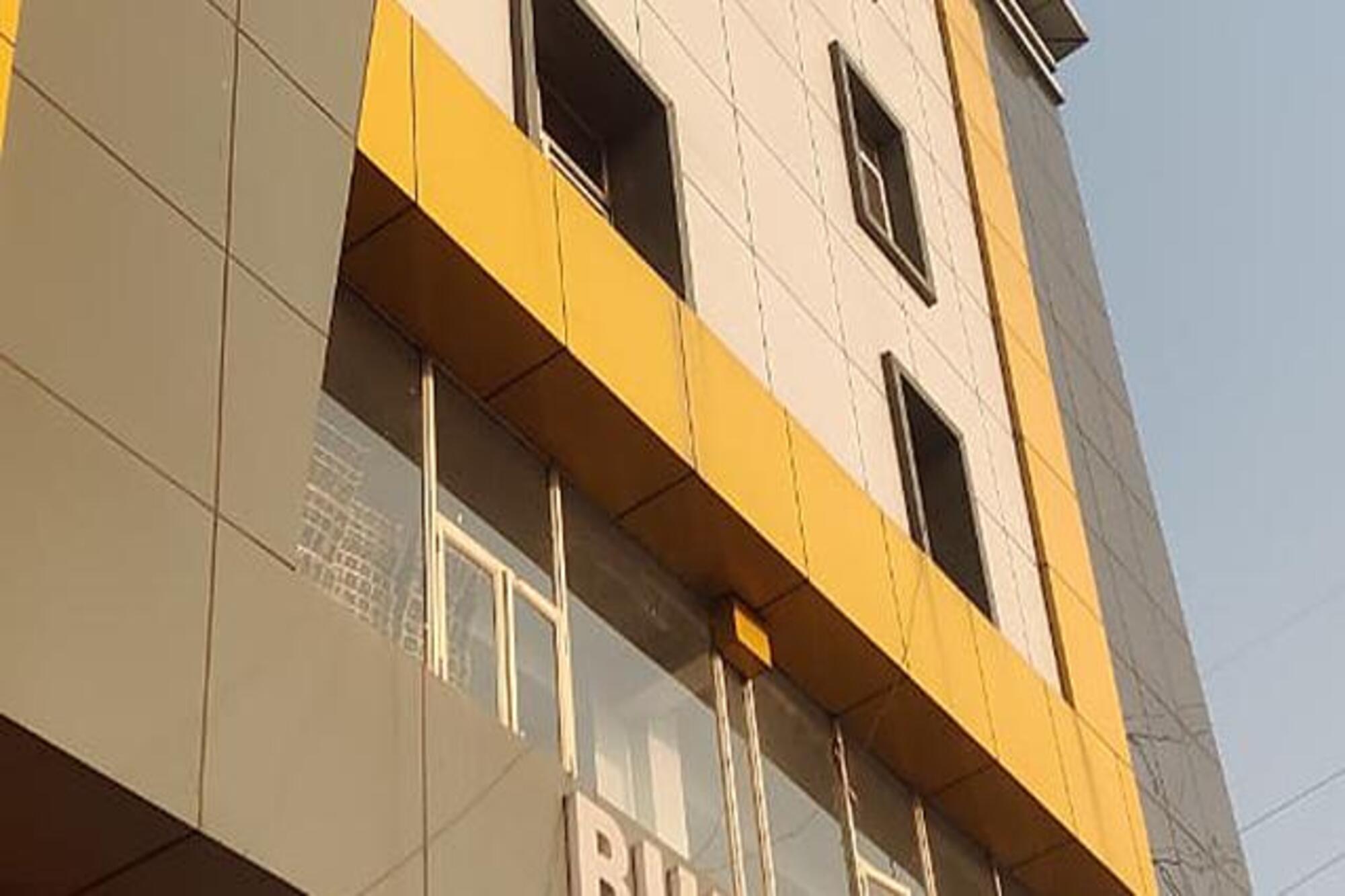 FabHotel Buland Plaza - Apollo Hospital - Tap to explore photos