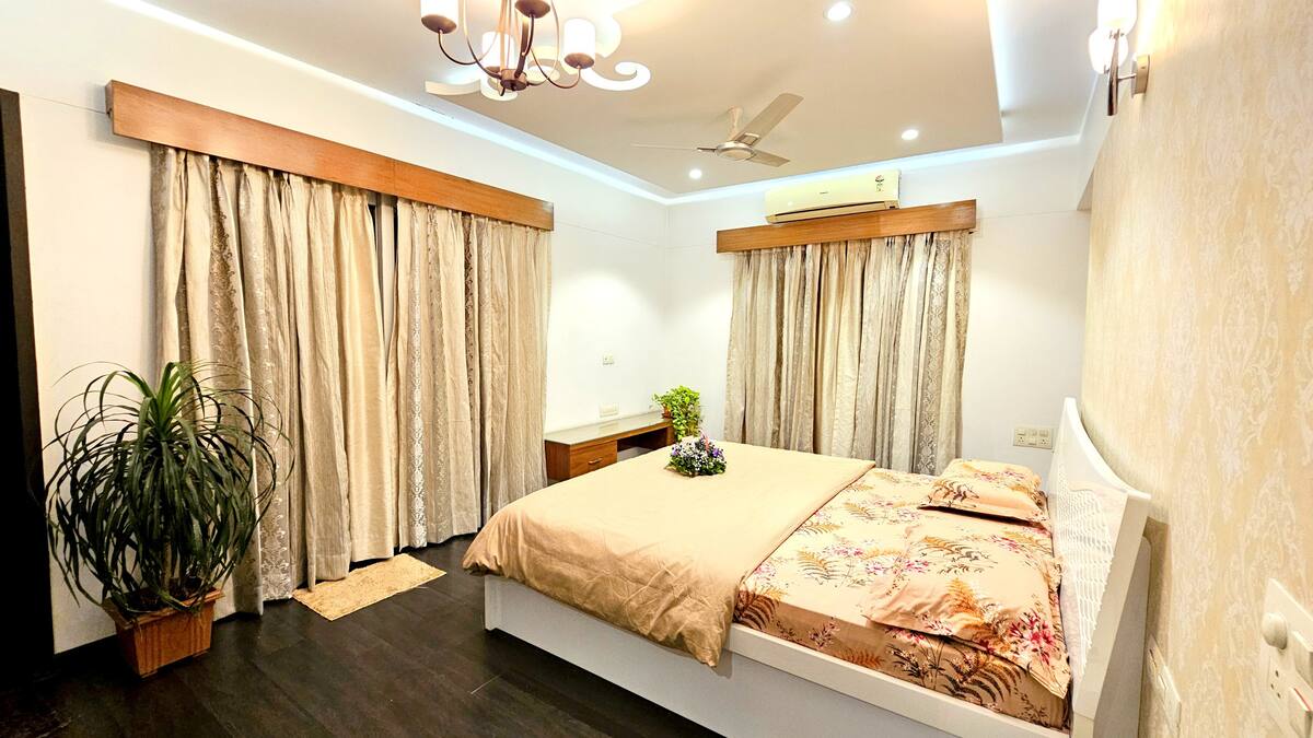 4BHK Penthouse | Private Terrace - Tap to explore photos