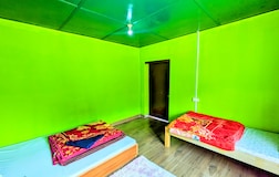 Twin bed deluxe room with mountain view
