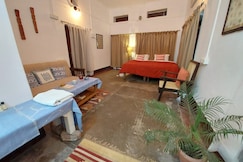 Sparrow's Stay, Varanasi