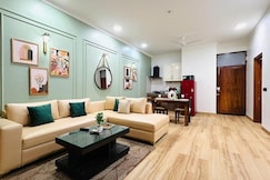 BluO Awesome 1BHK DLF Galleria Market Gym TT, Gurgaon