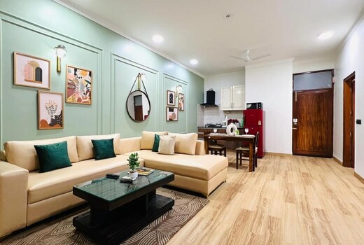BluO Awesome 1BHK DLF Galleria Market Gym TT