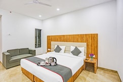 Townhouse Super Two Premium, Varanasi