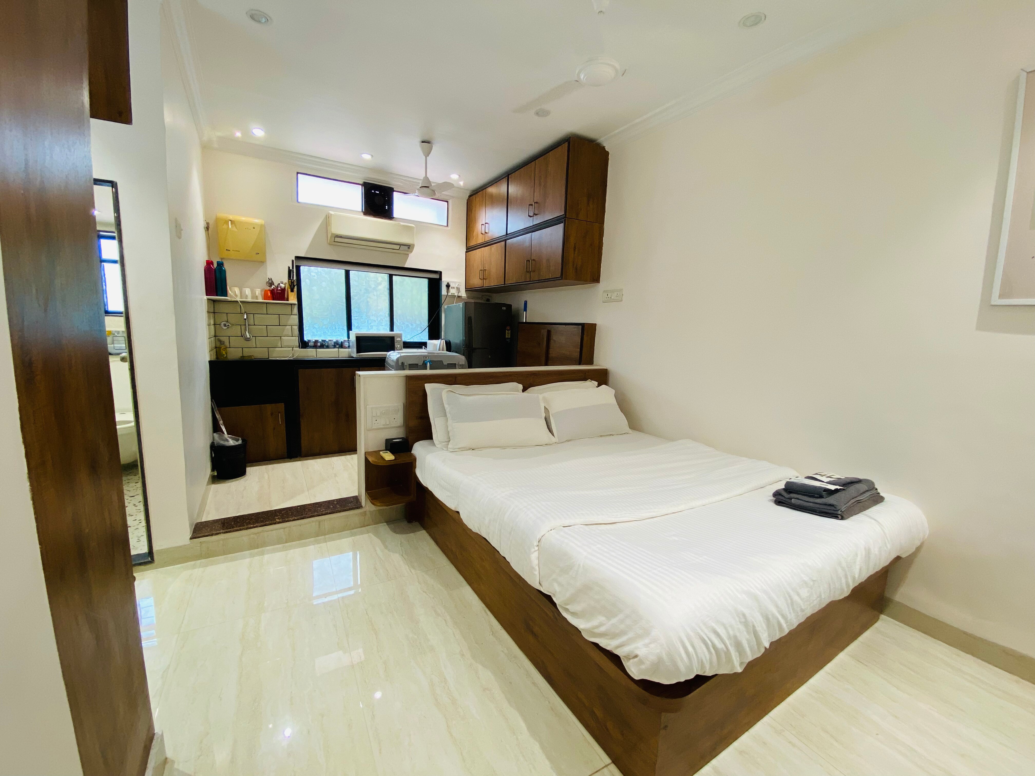 Nora Pocket Friendly Listing - Tap to explore photos