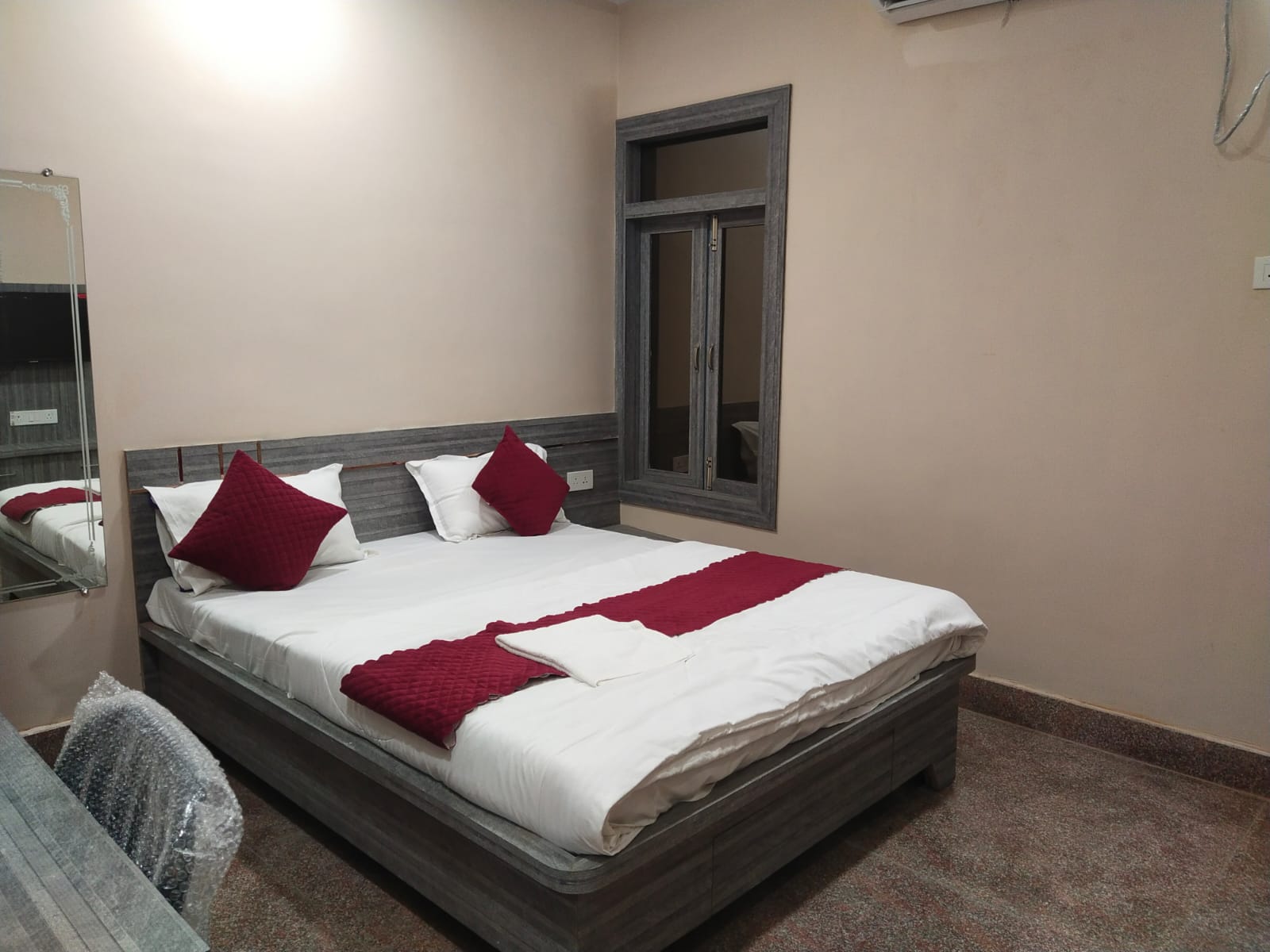 Hotel Utsav Palace - Tap to explore photos
