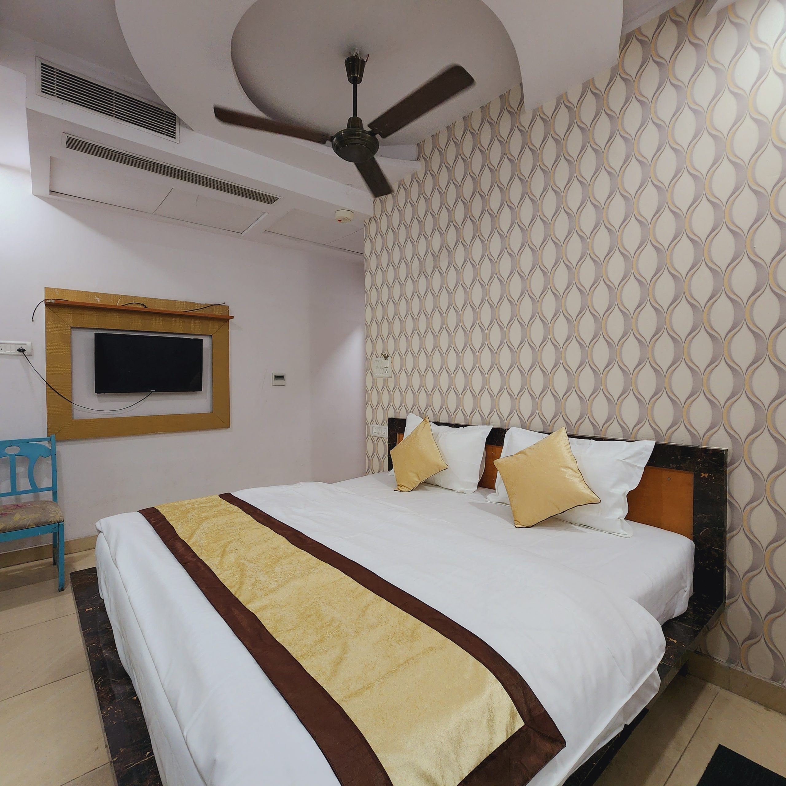Hotel Royal Afghan Near Red Fort - Tap to explore photos