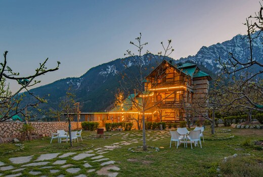 Lost In The Alps by VEO - Part of StayVista