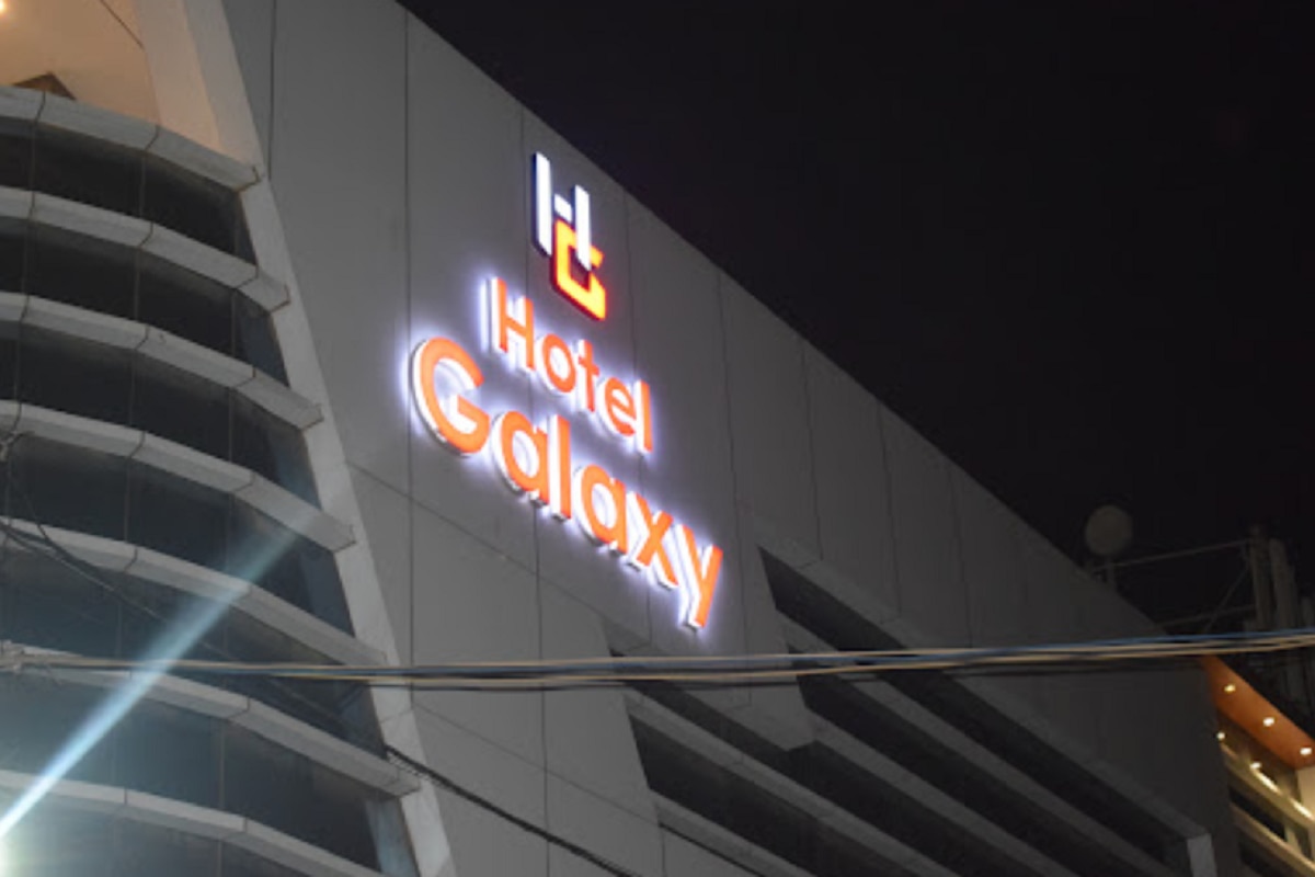 Hotel Galaxy - Tap to explore photos