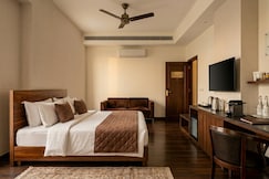Airport Hotel Tashree Near Yashobhoomi, Delhi