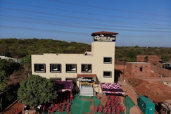Hotel Captain Plaza, Guhagar