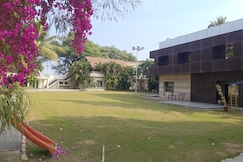 Hotel Varay Express, Ujjain