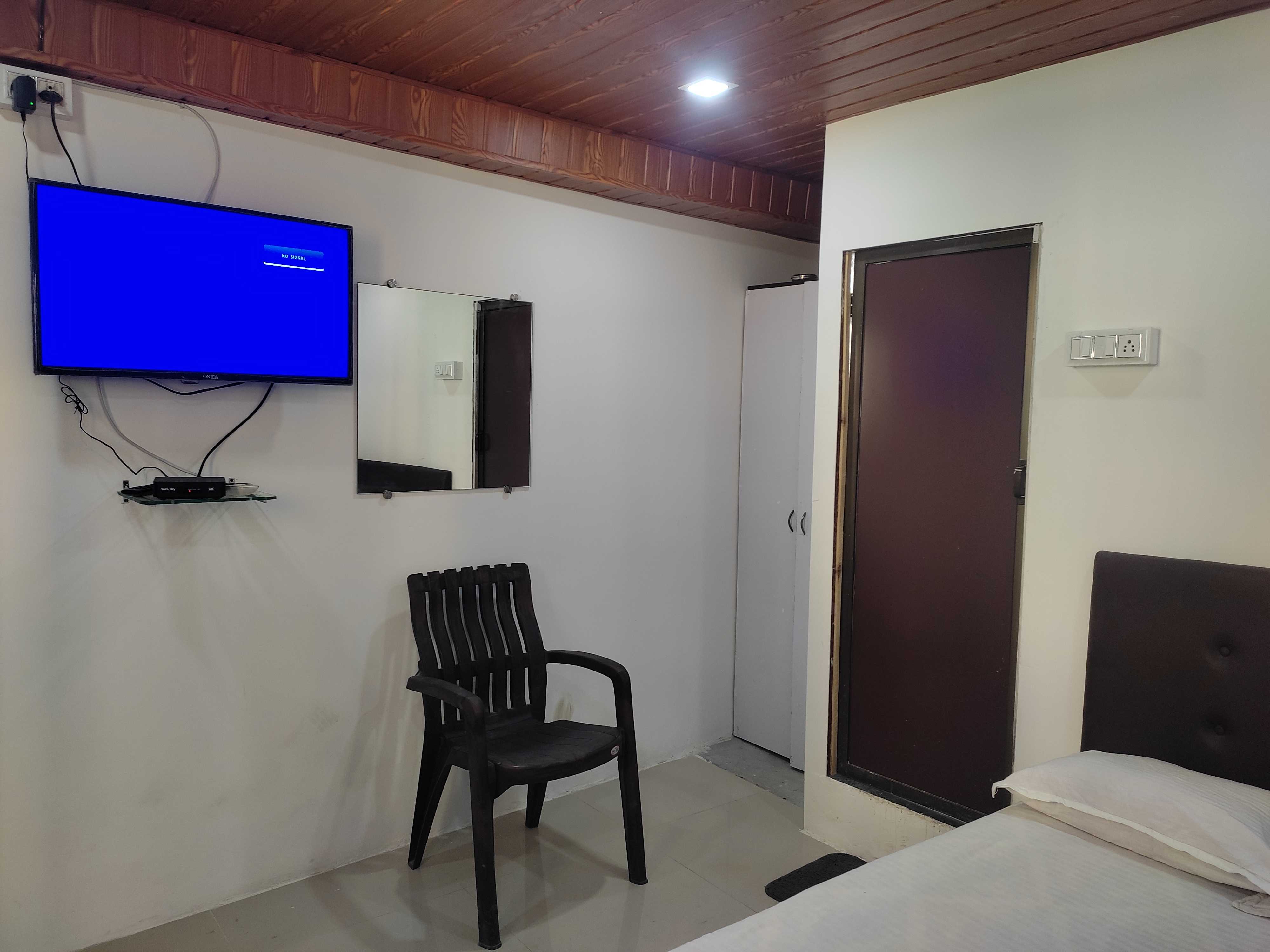 Hotel O Memsaab Family Residency - Tap to explore photos