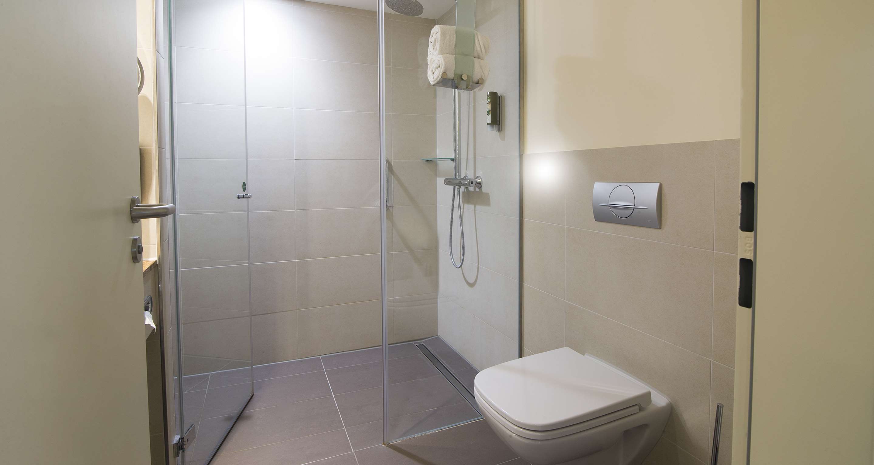 Best Western Plus Hotel Bremerhaven - Tap to explore photos