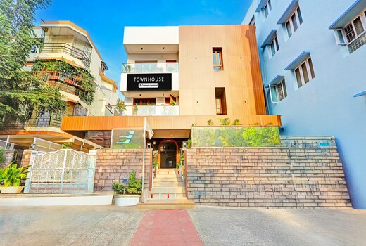 Super Townhouse Seethammadhara Junction Formerly Vijaya Residency