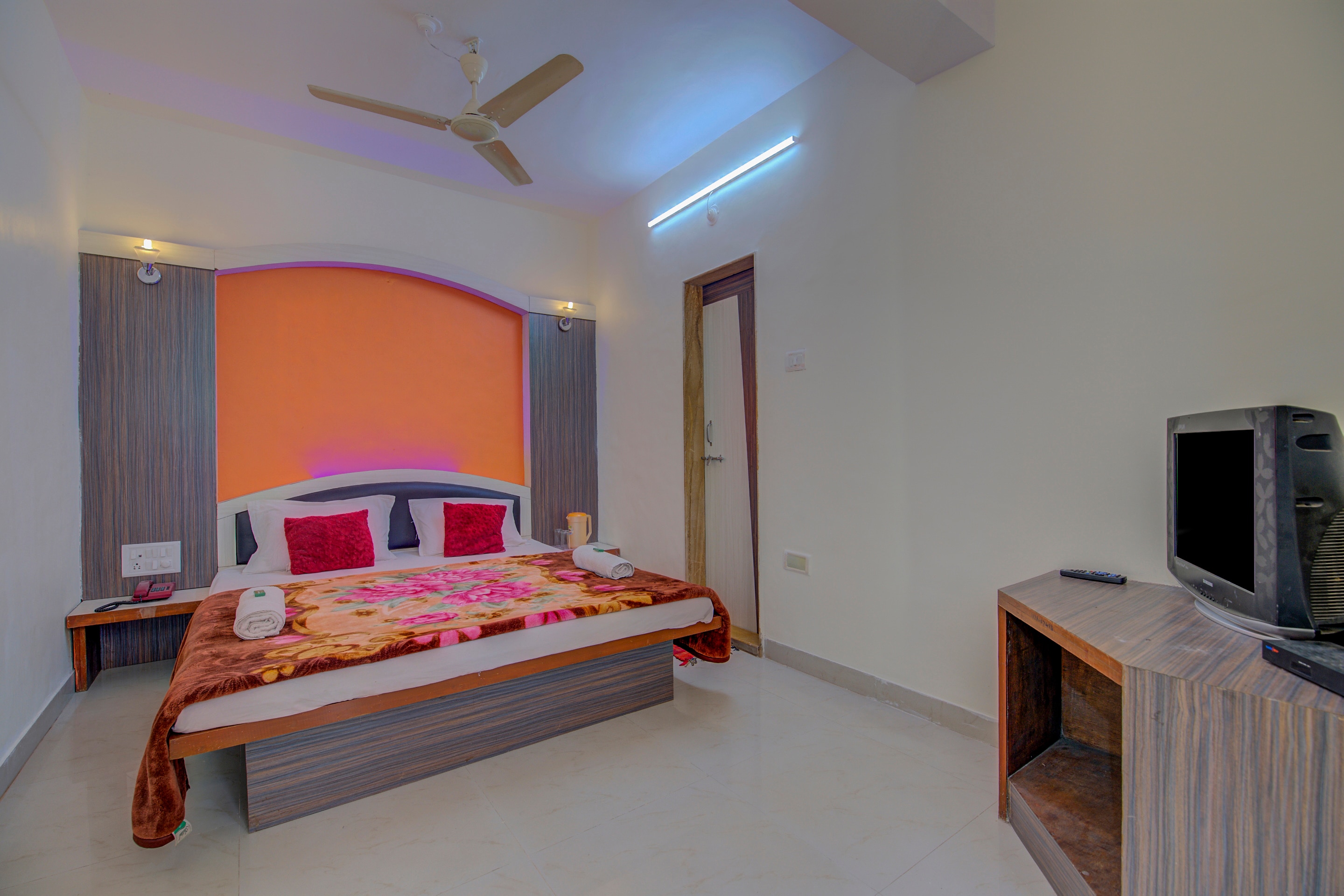Sonu Villa Niwas | Rooms & Restaurant 3