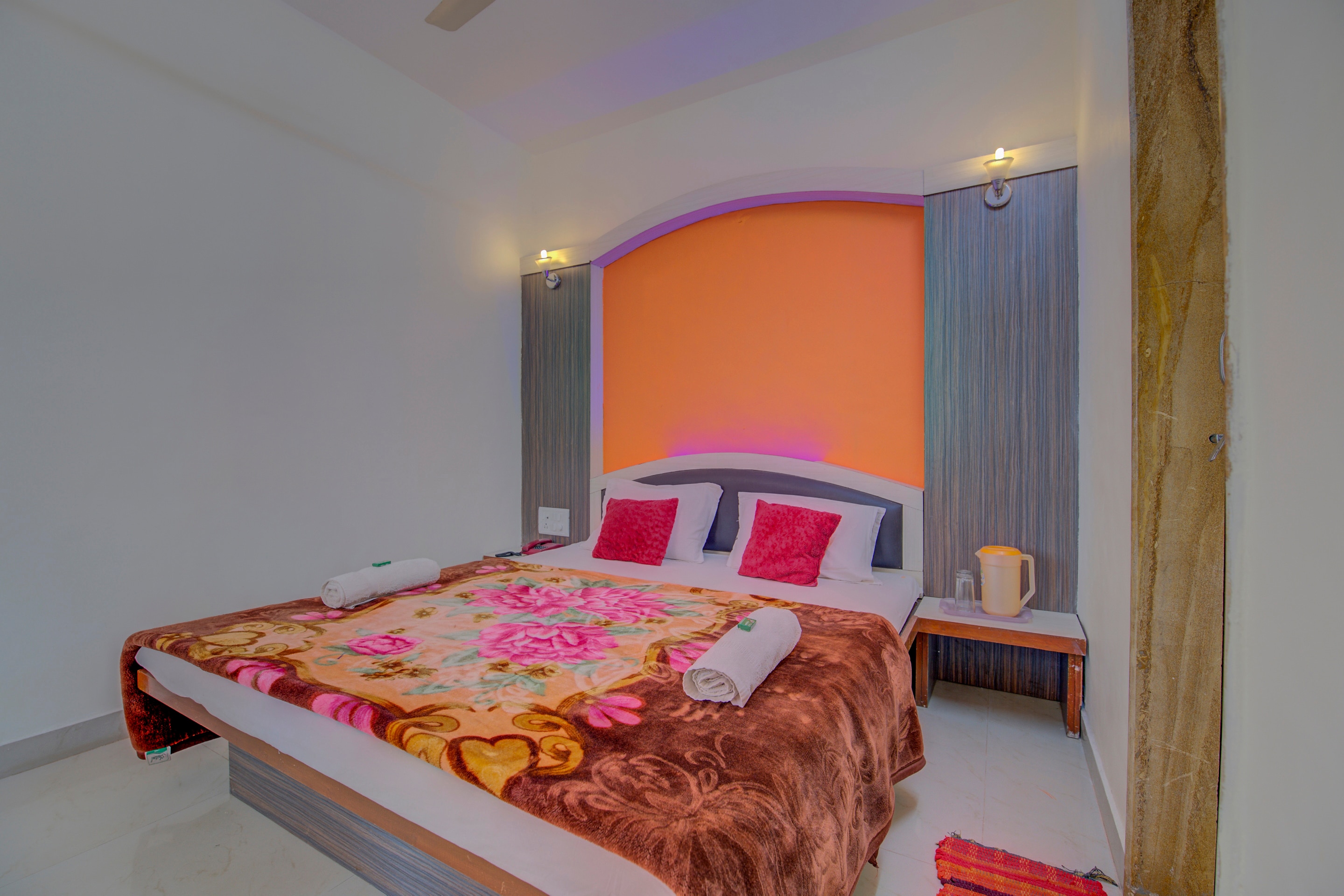 DELUXE COUPLE ROOM 1