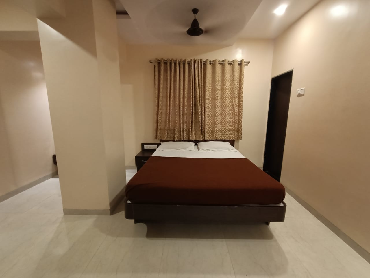 Girija Payyade Hotel - Tap to explore photos