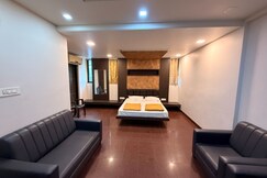 Hotel City Crown, Kolhapur