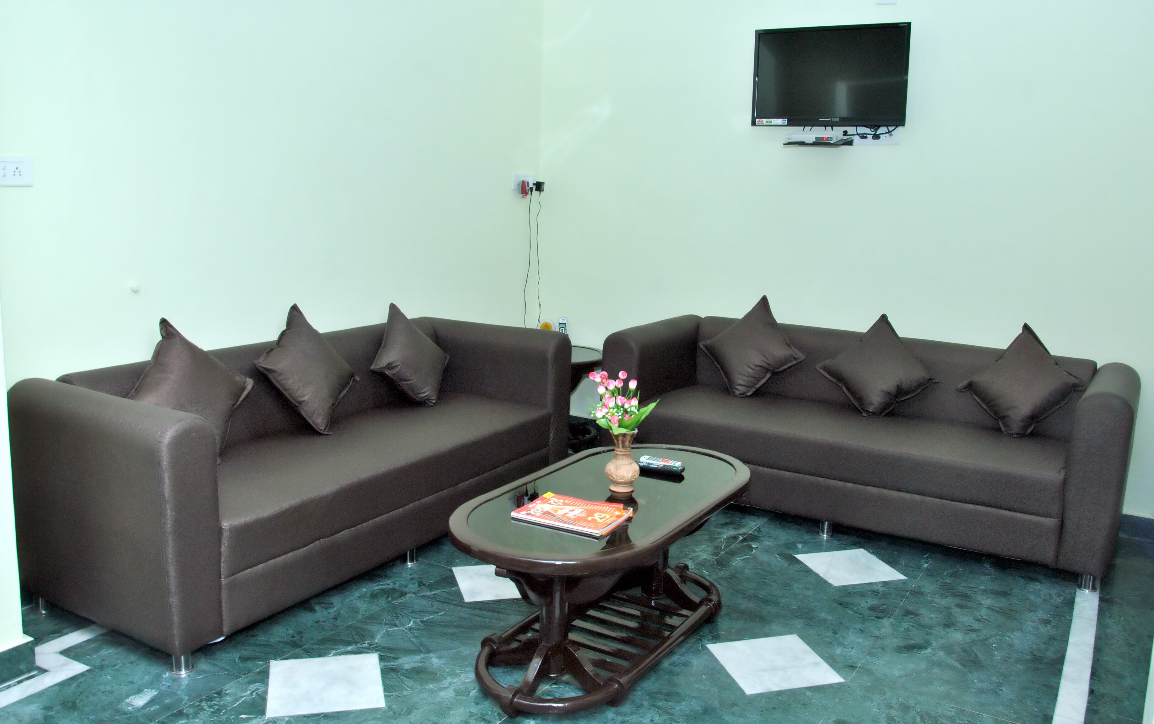 Paradise Luxury Homestay - Tap to explore photos
