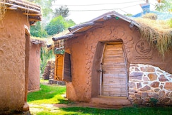 Earth Flow Retreat 6BR Cottage Jaipur Homeyhuts, Jaipur