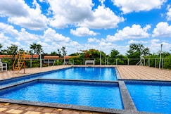 Royal Villa Resort, Karad