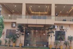 Hotel The Zarang Paradise, Lucknow