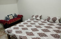 Double bedroom private washroom