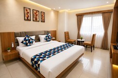 Hotel Lee Grand, Anand