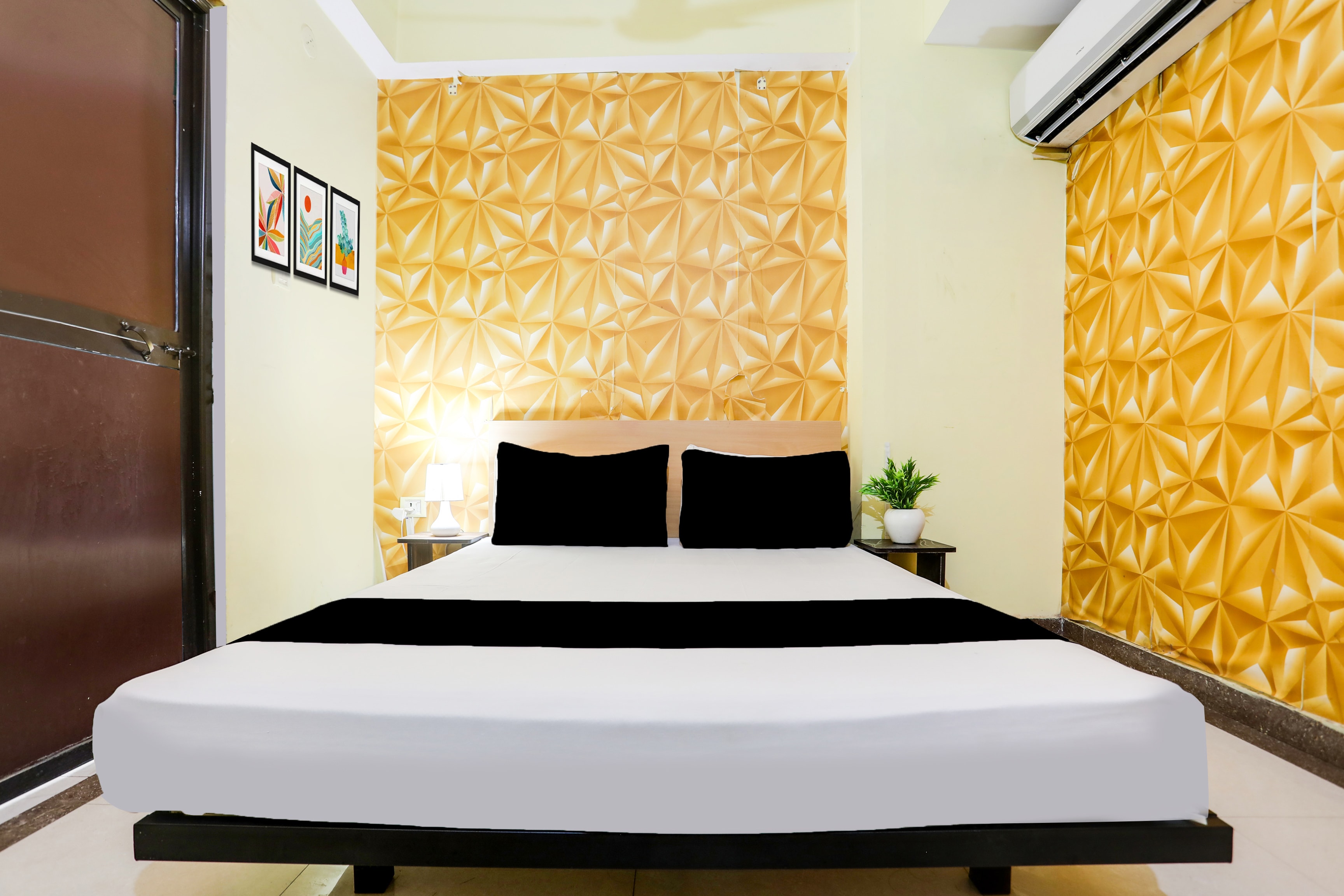 Hotel O Janki Path Lekha Nagar - Tap to explore photos