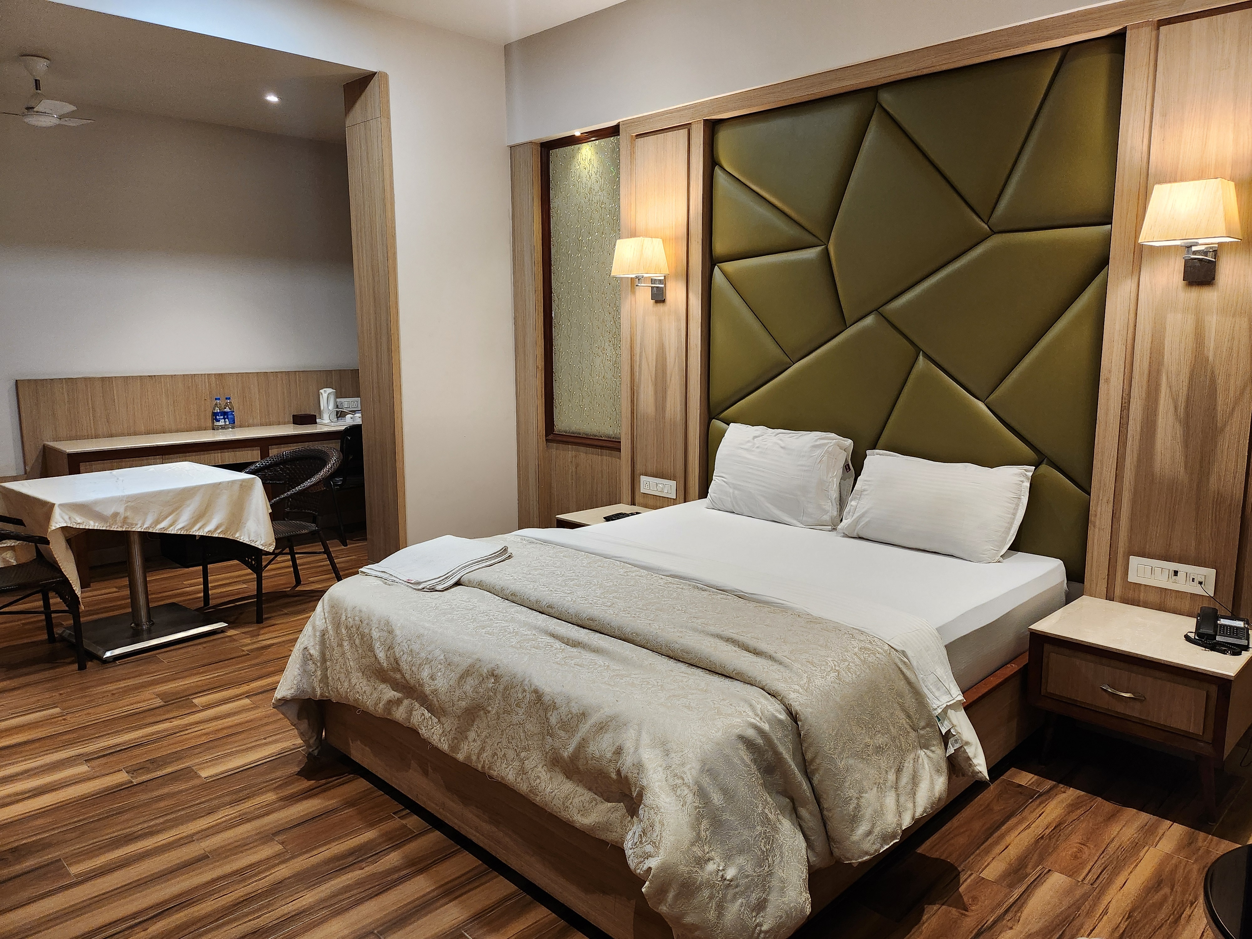 Luxury Suite Room 1