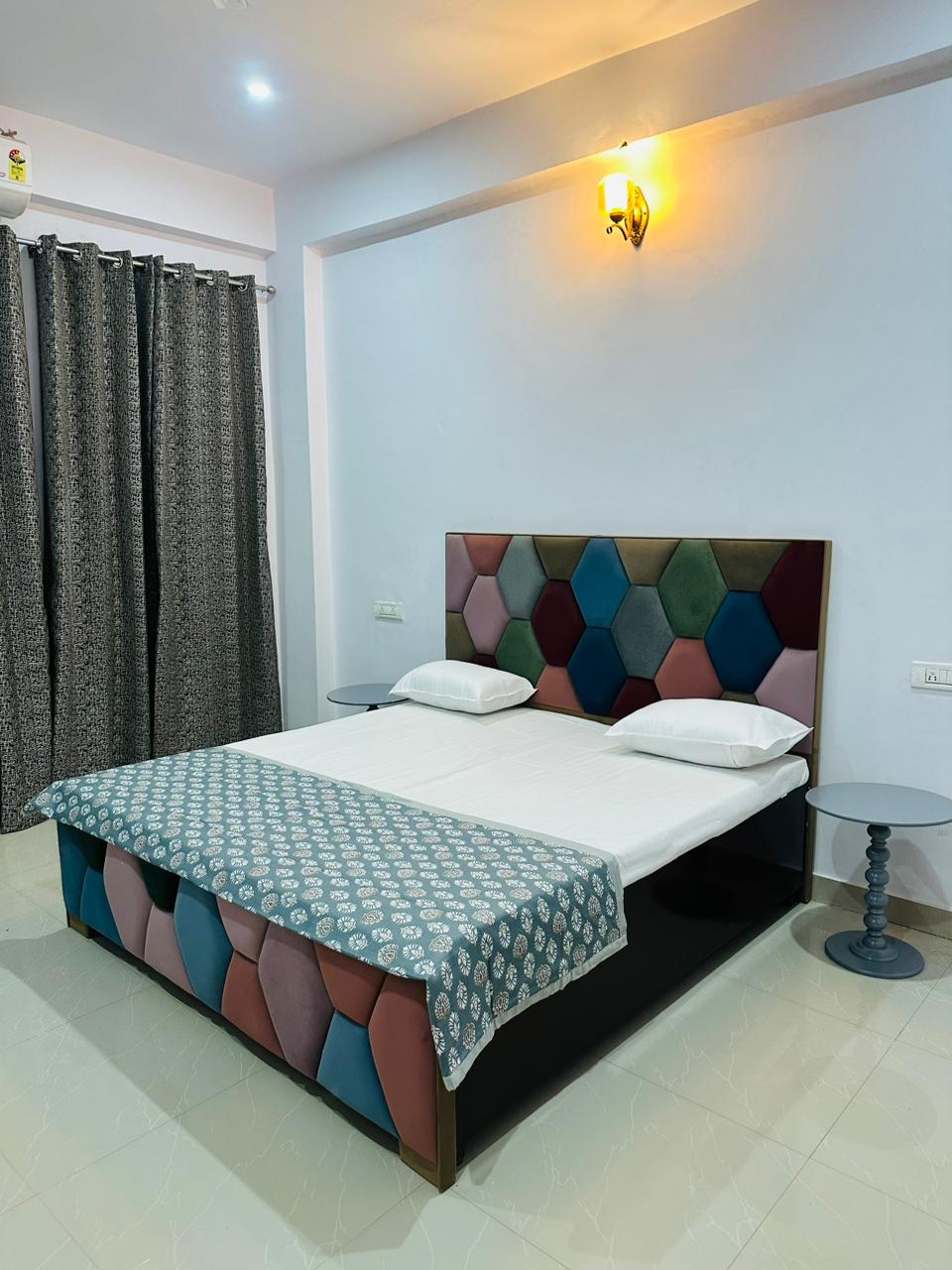 Ajnara | Entire 4BHK Apartment - Tap to explore photos